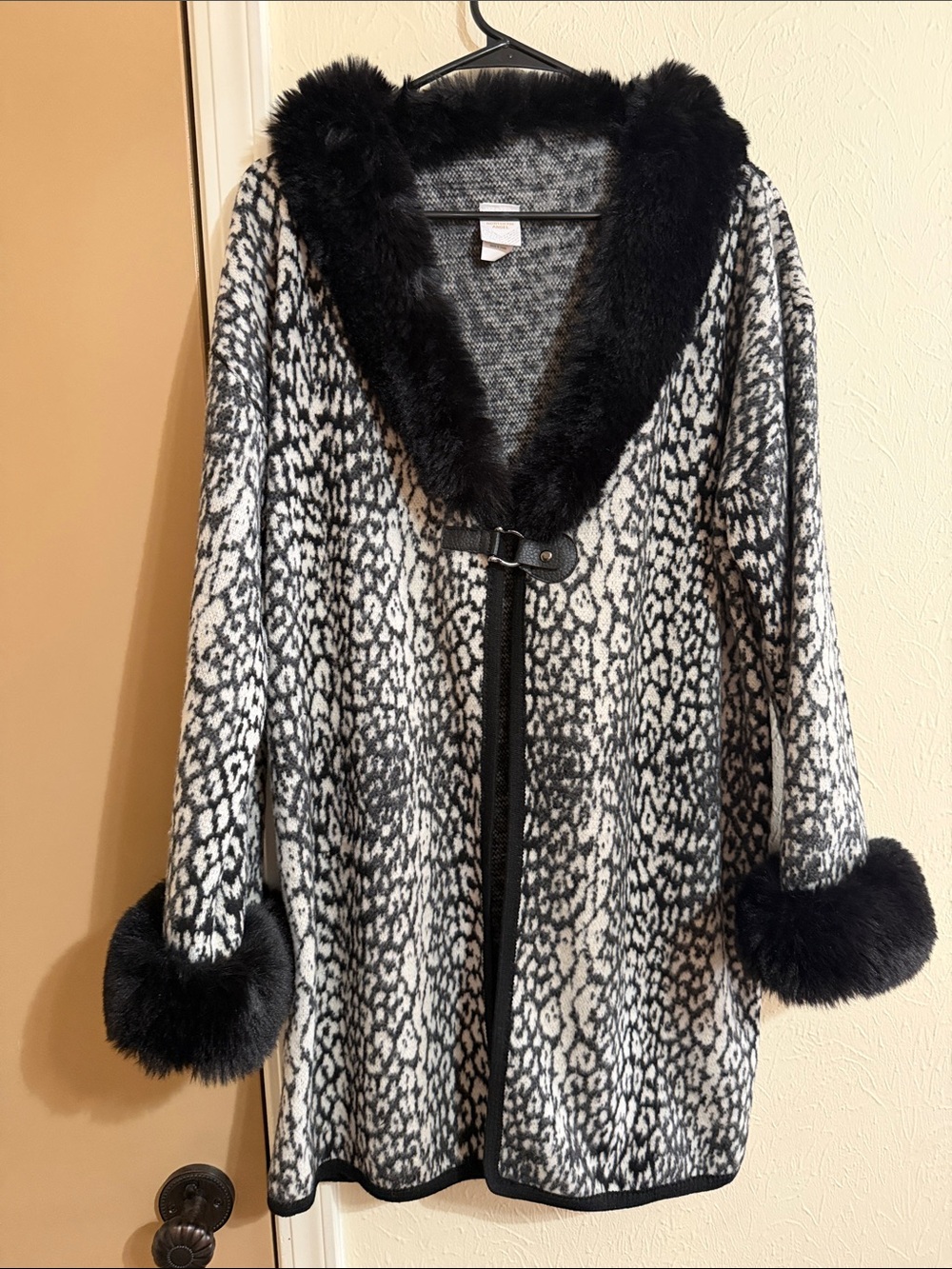 Black & White Faux-Fur Trim Patterned Trench Coat